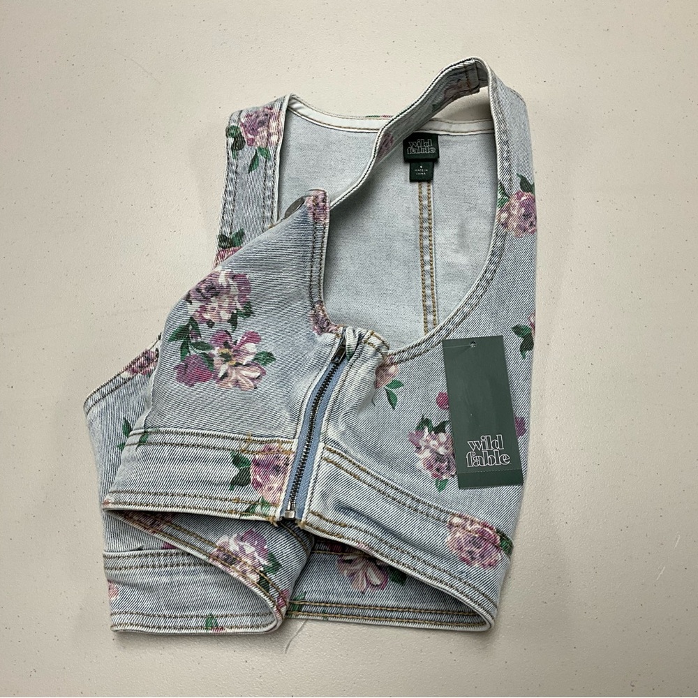 Women's Cropped Denim Vest - Picture 5 of 6